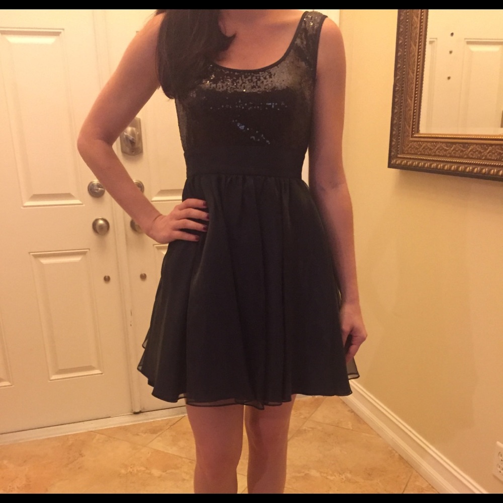 Sequin and polyester dress